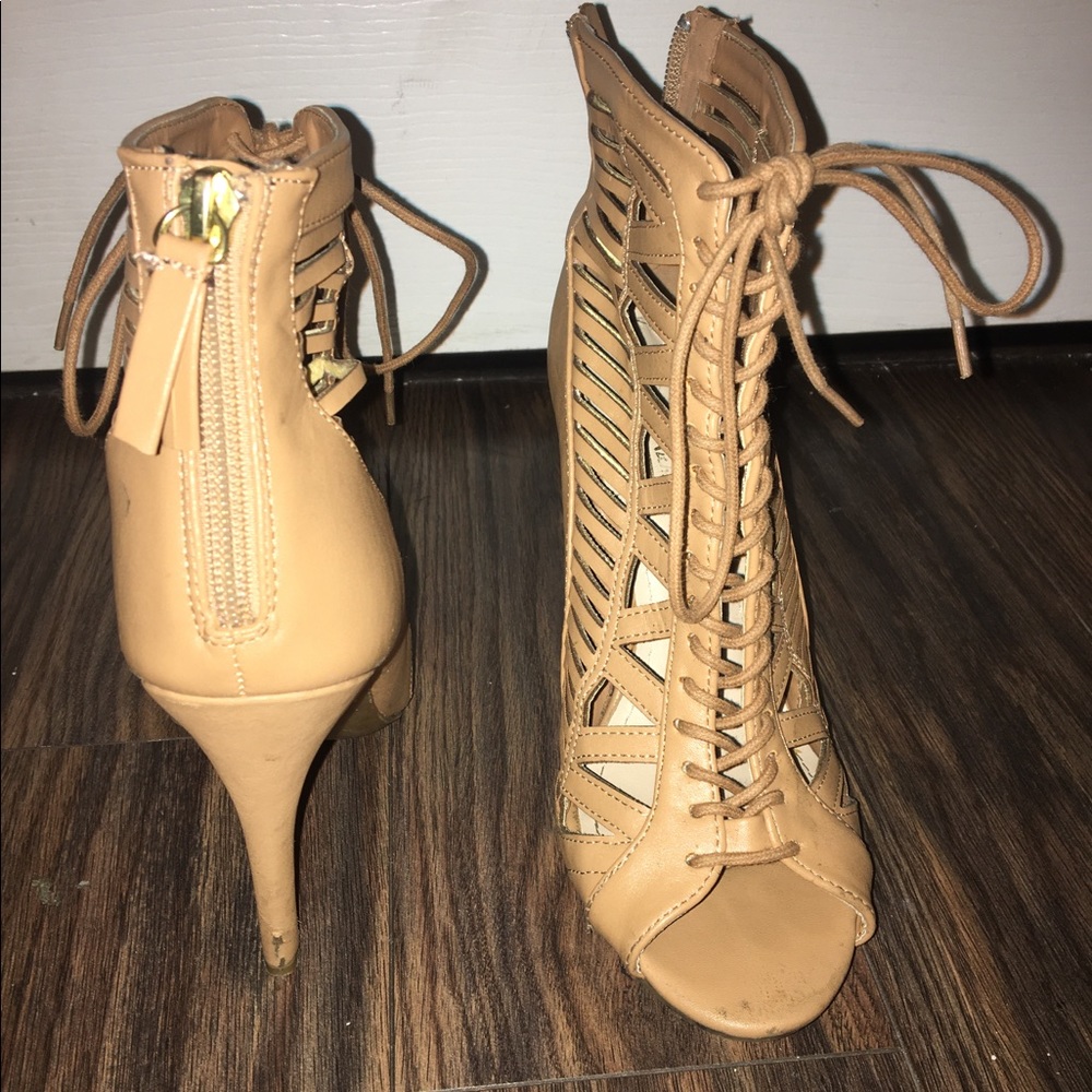 Laced Heels - Picture 2 of 3
